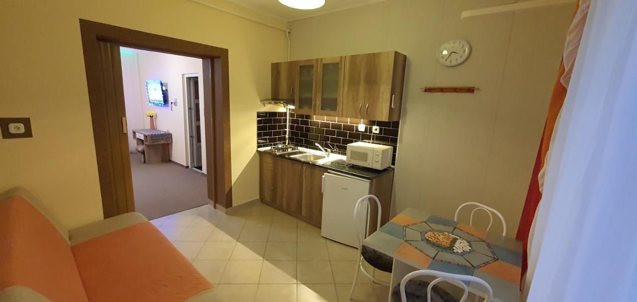 Szlavi Apartman Бая Экстерьер фото