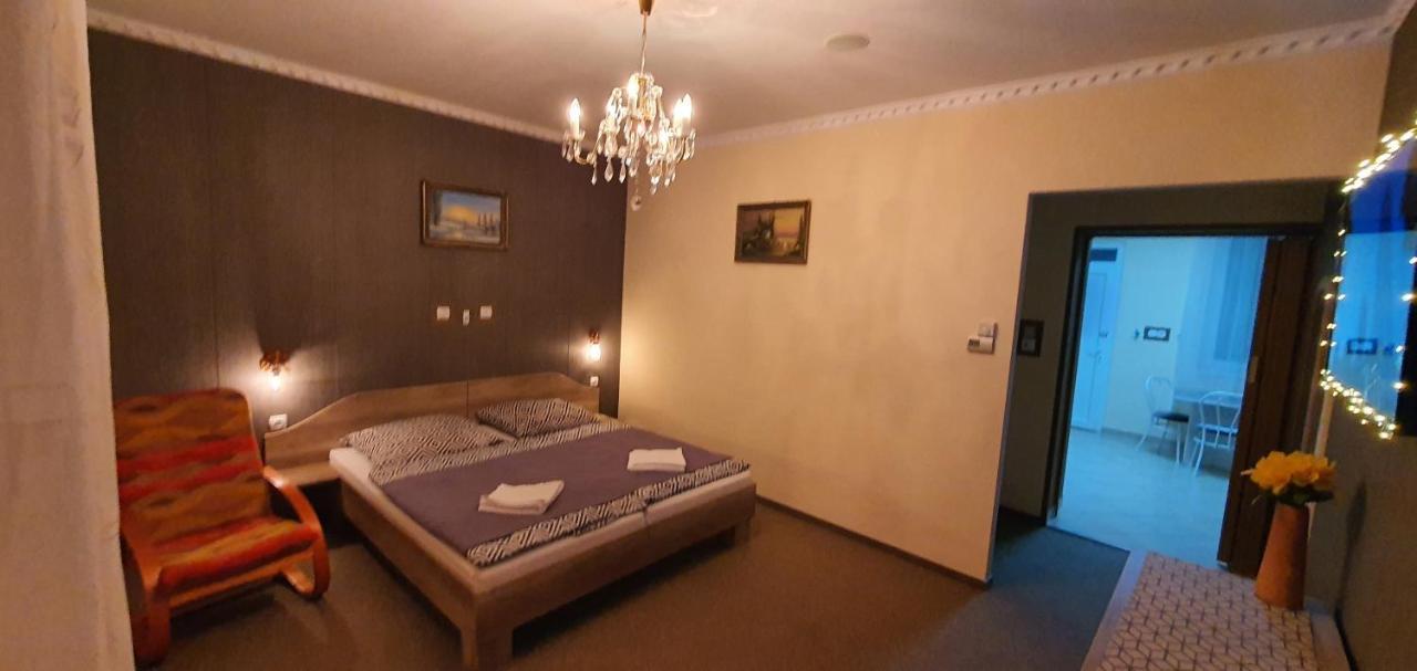 Szlavi Apartman Бая Экстерьер фото