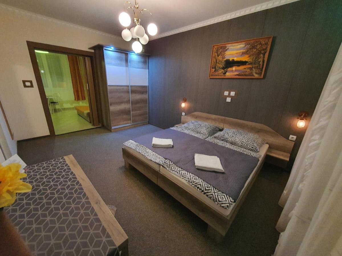 Szlavi Apartman Бая Экстерьер фото