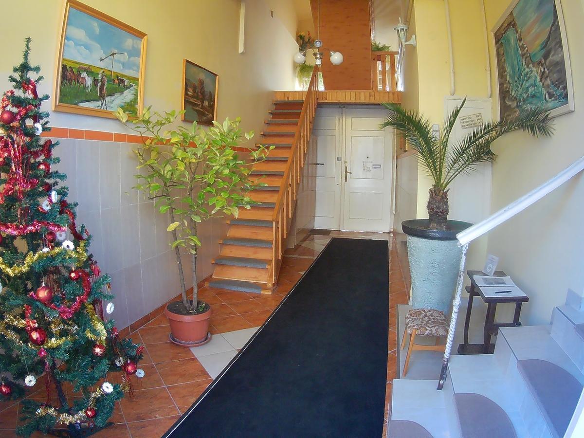 Szlavi Apartman Бая Экстерьер фото